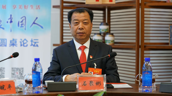 石聚彬 全國人大代表、好想你健康食品股份有限公司黨委書記、董事長兼總經(jīng)理