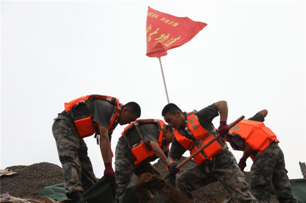 上前線送溫暖，好想你集團(tuán)赴固始縣慰問抗洪一線人民子弟兵